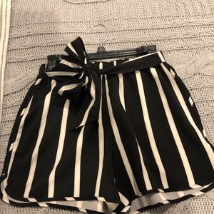 Venus pull on shorts